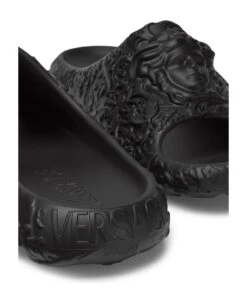Versace Pool Slide Gomma Disegno Barocco -Volk Clothing Sales 3dff89a3303b43efc6c6216f9bdc5e15