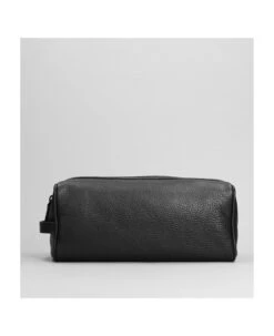 Common Projects Clutch In Black Leather -Volk Clothing Sales 5ca308f96e4d1deb9e9ea30159ede701