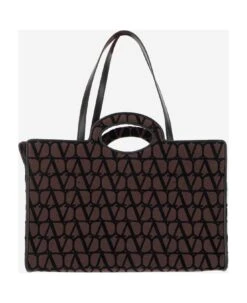 Valentino Garavani Le Troisieme Toile Iconographe Shopping Bag -Volk Clothing Sales da954ef44faa584d462ec563082d56f2